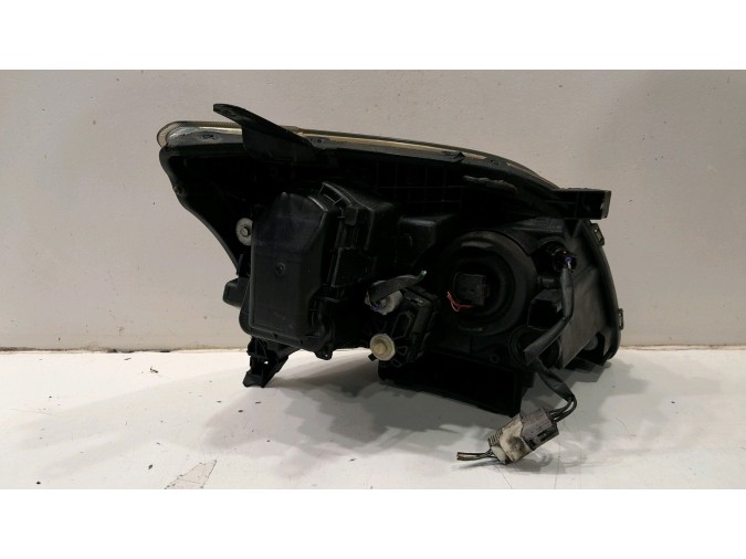 FARO DELANTERO IZQUIERDO TOYOTA AVENSIS 2005