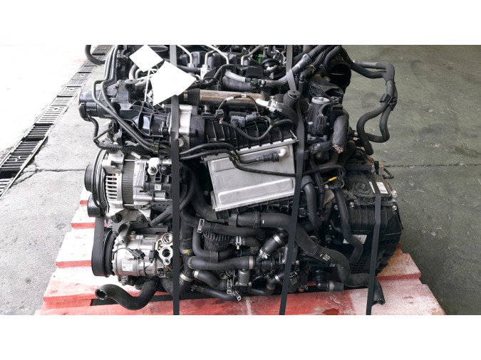 MOTOR CON ACCESORIOS Y CAJA DE CAMBIOS VOLVO V60
