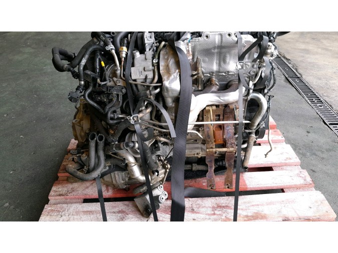 MOTOR CON ACCESORIOS Y CAJA DE CAMBIOS VOLVO V60
