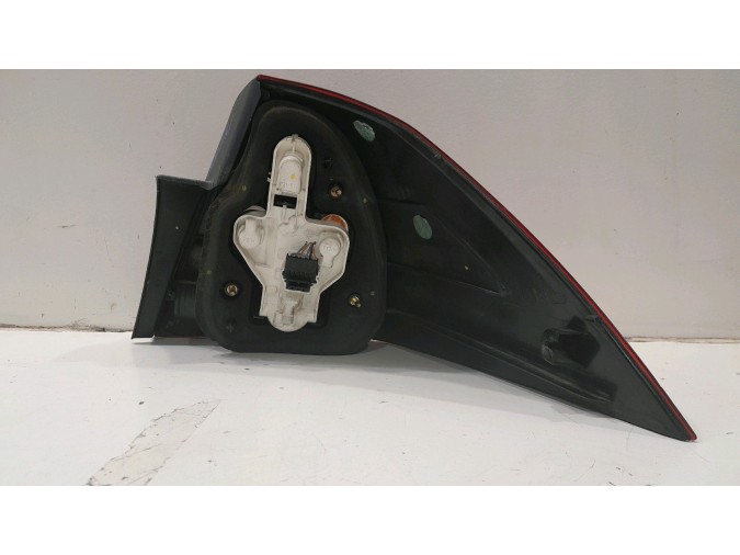 PILOTO TRASERO IZQUIERDO RENAULT MEGANE 2004