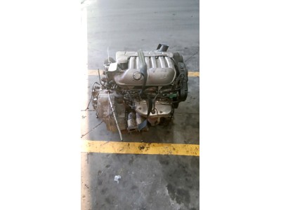 MOTOR CON ACCESORIOS Y CAJA DE CAMBIOS CITROEN C5 2000