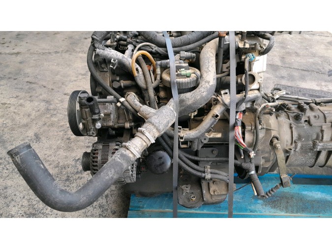 MOTOR CON ACCESORIOS SIN CAJA DE CAMBIOS SUZUKI VITARA 2000