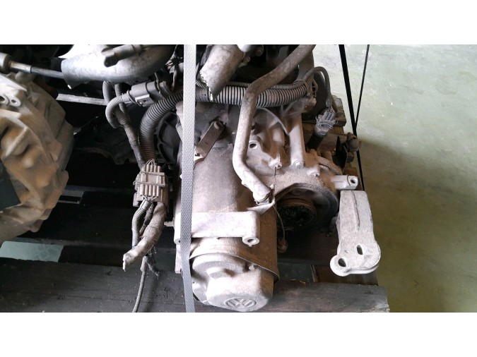 Motor VOLKSWAGEN POLO 1999
