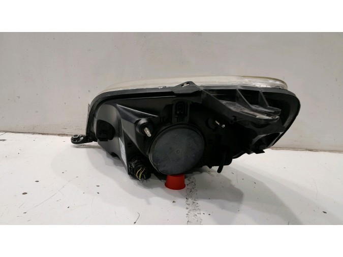 FARO DELANTERO DERECHO FIAT FIORINO 2015