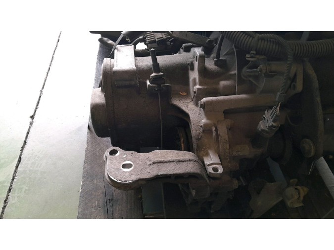 MOTOR CON ACCESORIOS Y CAJA DE CAMBIOS SEAT CORDOBA 1999