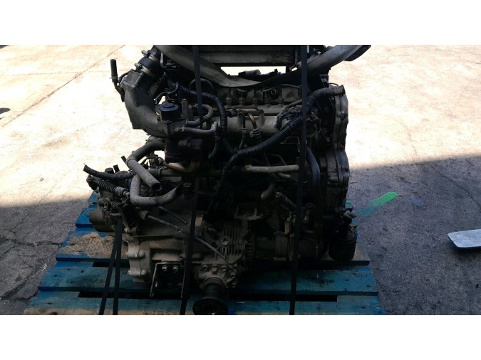 MOTOR CON ACCESORIOS Y CAJA DE CAMBIOS NISSAN X TRAIL 2000