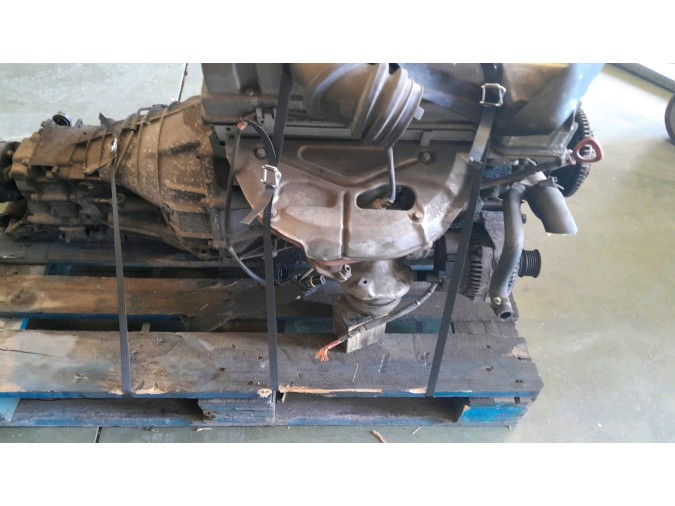 MOTOR CON ACCESORIOS Y CAJA DE CAMBIOS MERCEDES C 180 1996