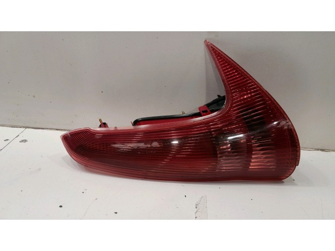 PILOTO TRASERO DERECHO PEUGEOT 206 2004