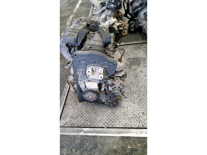MOTOR CON ACCESORIOS SIN CAJA DE CAMBIOS PEUGEOT 307 2003
