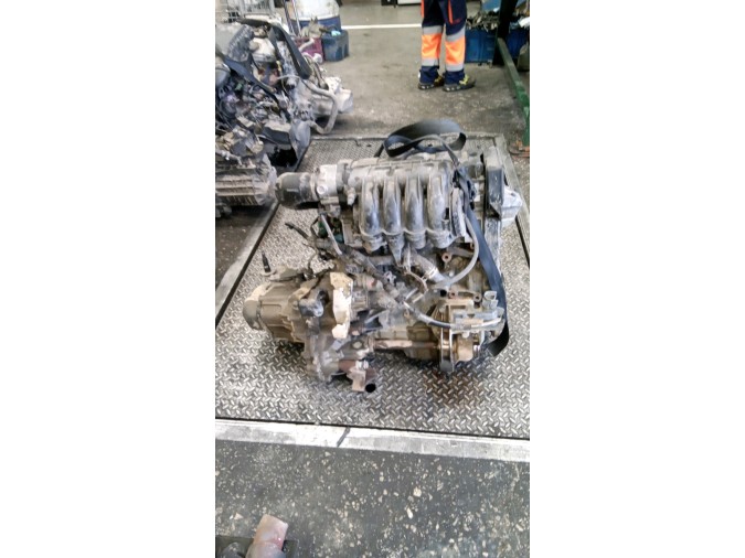 MOTOR CON ACCESORIOS SIN CAJA DE CAMBIOS PEUGEOT 307 2003