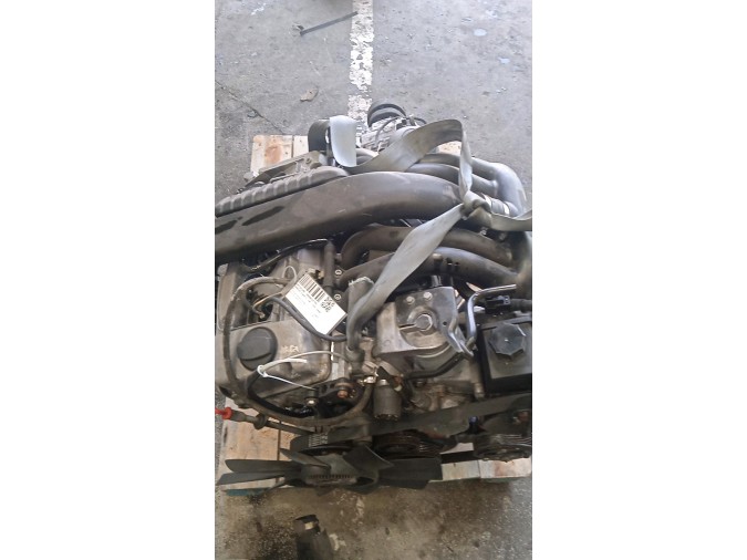 MOTOR CON ACCESORIOS Y CAJA DE CAMBIOS MERCEDES CLASE E
