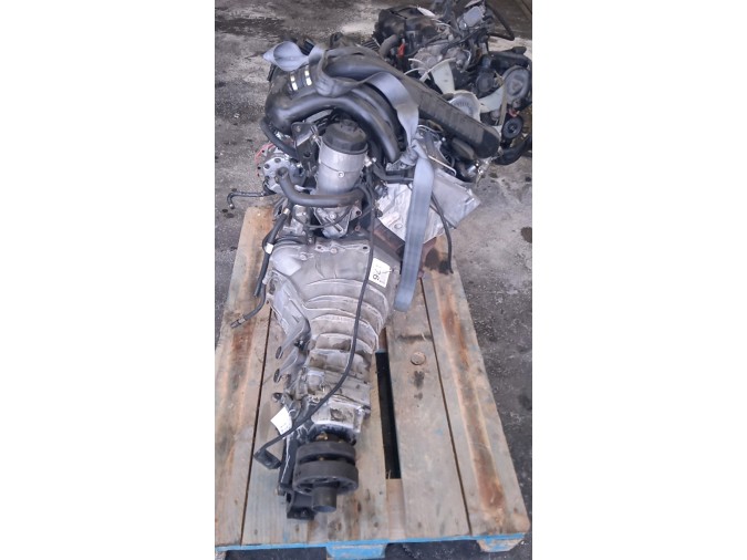 MOTOR CON ACCESORIOS Y CAJA DE CAMBIOS MERCEDES CLASE E