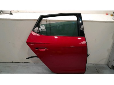PUERTA TRASERA DERECHA SEAT LEON ROJA 44018
