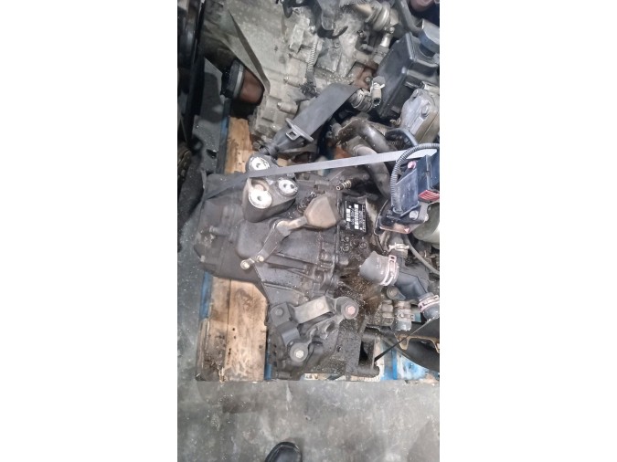 MOTOR CON ACCESORIOS Y CAJA DE CAMBIOS OPEL AGILA 2000