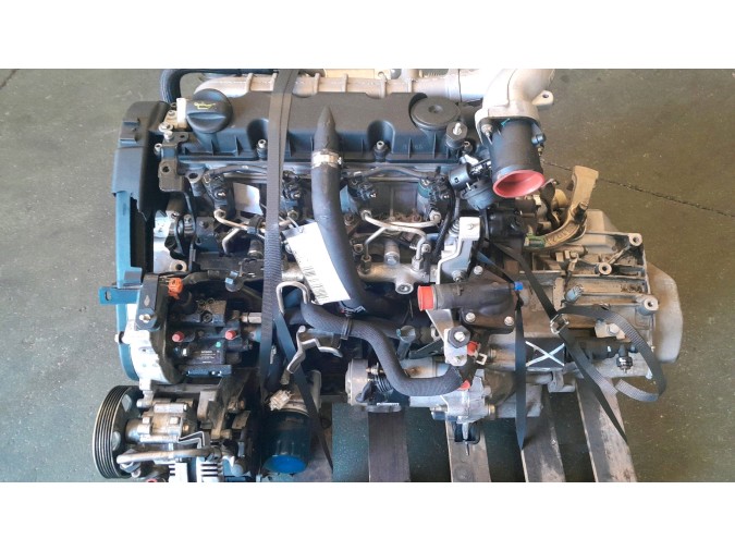 MOTOR CON ACCESORIOS SIN CAJA DE CAMBIOS PEUGEOT C5 2001