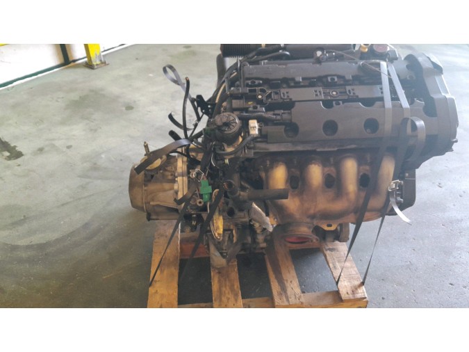 MOTOR CON ACCESORIOS Y CAJA DE CAMBIOS PEUGEOT 206 2000