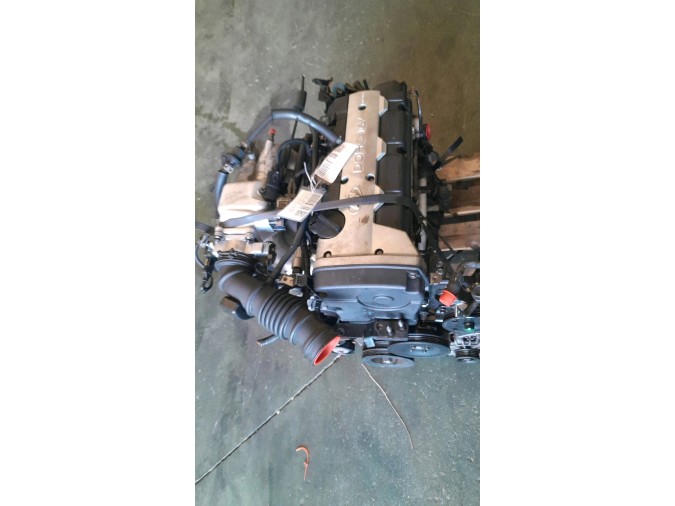 MOTOR CON ACCESORIOS Y CAJA DE CAMBIOS HYUNDAI MATRIX 2002