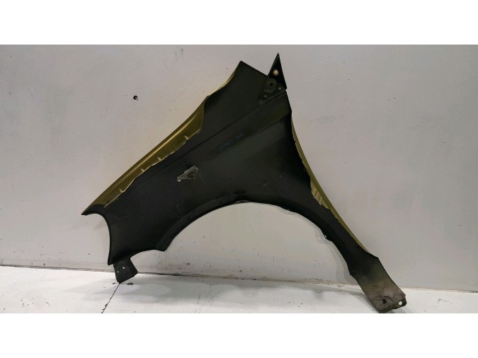 ALETA DELANTERA DERECHA TOYOTA YARIS DORADO 1999