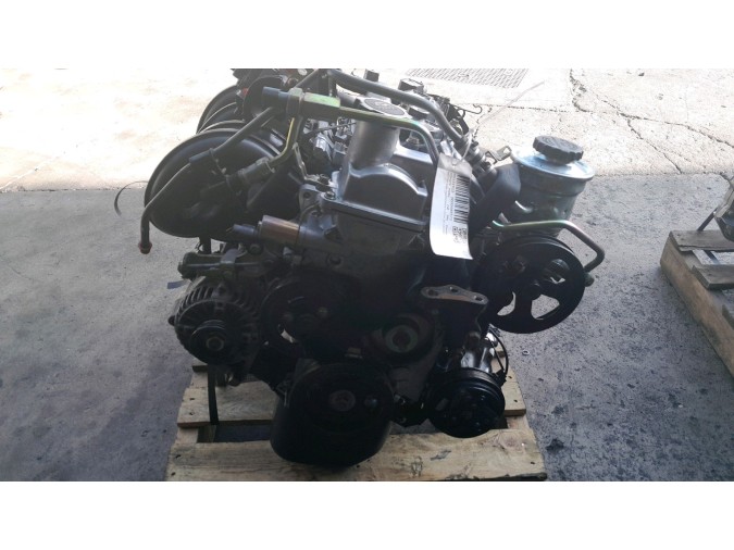 MOTOR CON ACCESORIOS Y CAJA DE CAMBIOS TOYOTA YARIS 1999