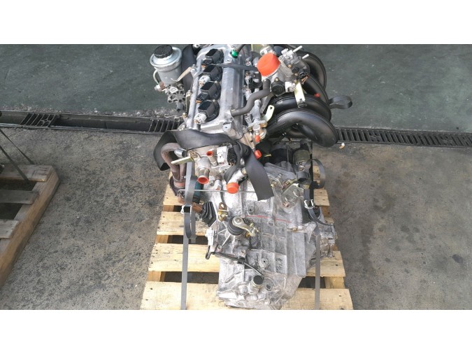 MOTOR CON ACCESORIOS Y CAJA DE CAMBIOS TOYOTA YARIS 1999