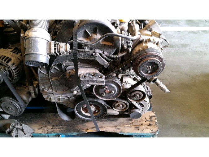 MOTOR CON ACCESORIOS Y CAJA DE CAMBIOS OPEL ASTRA 2005