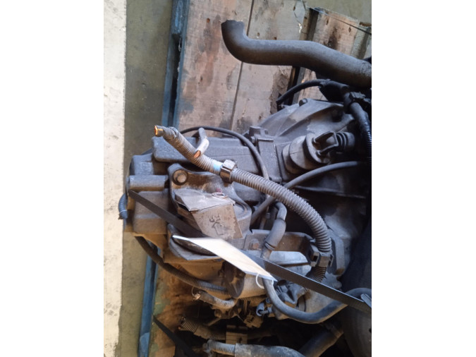 CAJA CAMBIOS NISSAN ALMERA TINO 2003