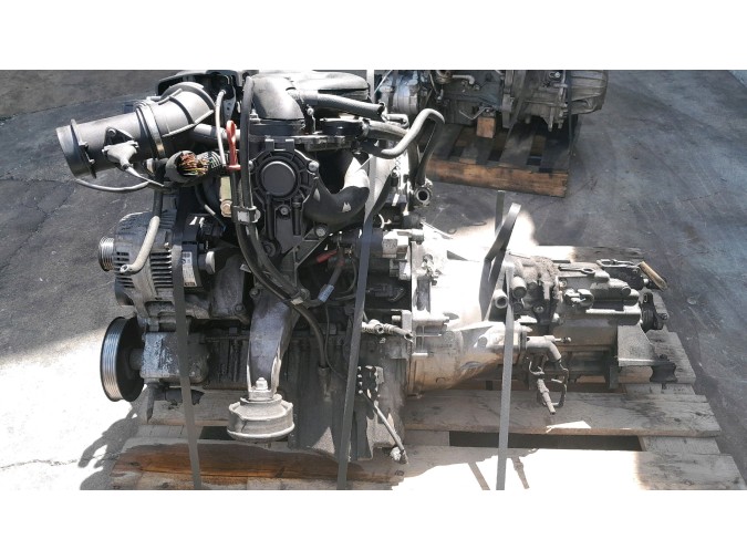 MOTOR CON ACCESORIOS Y CAJA DE CAMBIOS BMW 318 36795
