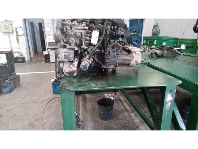MOTOR CON ACCESORIOS SIN CAJA DE CAMBIOS CITROEN SAXO 2000