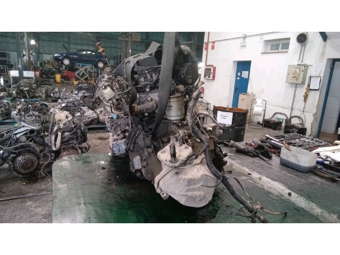 MOTOR CON ACCESORIOS SIN CAJA DE CAMBIOS CITROEN SAXO 2000