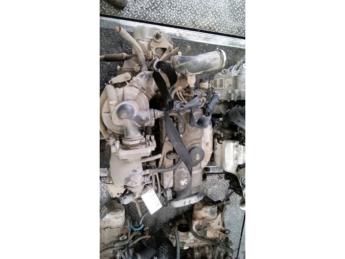 MOTOR CON ACCESORIOS Y CAJA DE CAMBIOS PEUGEOT 306 1999