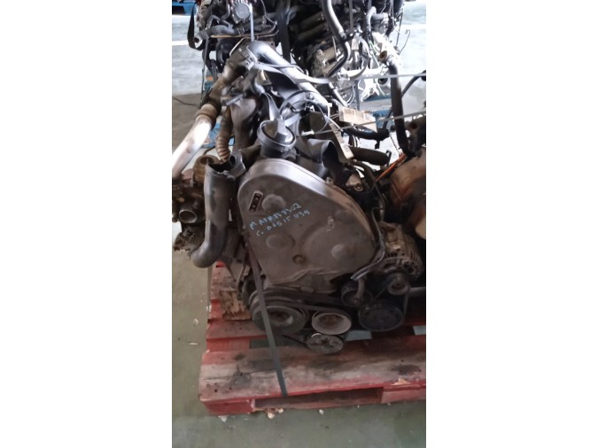 MOTOR CON ACCESORIOS SIN CAJA DE CAMBIOS SEAT IBIZA 1999
