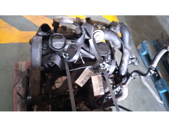 MOTOR CON ACCESORIOS SIN CAJA DE CAMBIOS SEAT IBIZA 1999