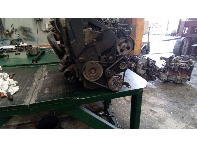 MOTOR CON ACCESORIOS Y CAJA DE CAMBIOS CITROEN XSARA PICASSO 2002