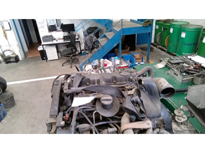 MOTOR CON ACCESORIOS Y CAJA DE CAMBIOS CITROEN XSARA PICASSO 2002