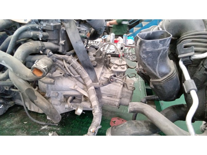 MOTOR CON ACCESORIOS Y CAJA DE CAMBIOS CITROEN XSARA PICASSO 2002
