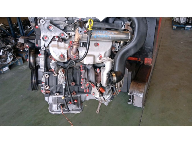 MOTOR CON ACCESORIOS Y CAJA DE CAMBIOS OPEL ASTRA 2007
