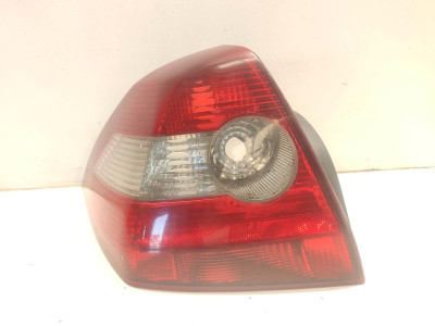 PILOTO TRASERO IZQUIERDO RENAULT MEGANE 2004