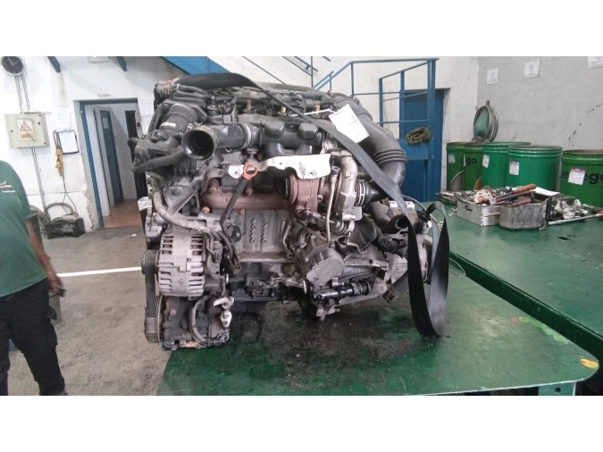 MOTOR CON ACCESORIOS Y CAJA DE CAMBIOS PEUGEOT 207 2010