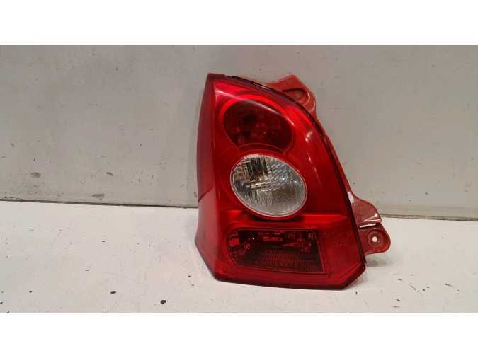 PILOTO TRASERO IZQUIERDO  NISSAN PIXO ROJO / BLANCO 2012