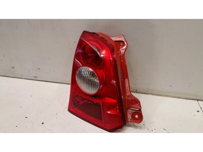 PILOTO TRASERO IZQUIERDO  NISSAN PIXO ROJO / BLANCO 2012