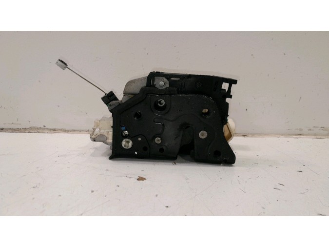 CERRADURA PUERTA TRASERA DERECHA SEAT ALTEA 2007