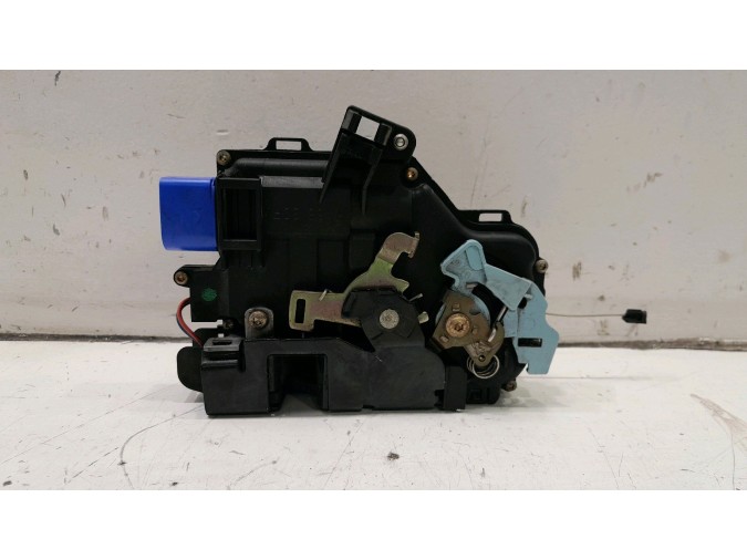 CERRADURA PUERTA DELANTERA DERECHA SEAT ALTEA 2006