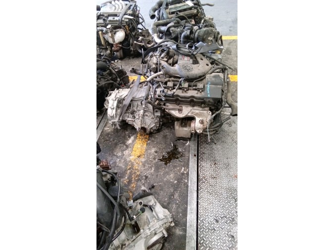 MOTOR CON ACCESORIOS Y CAJA DE CAMBIOS CHRYSLER 300M 1999