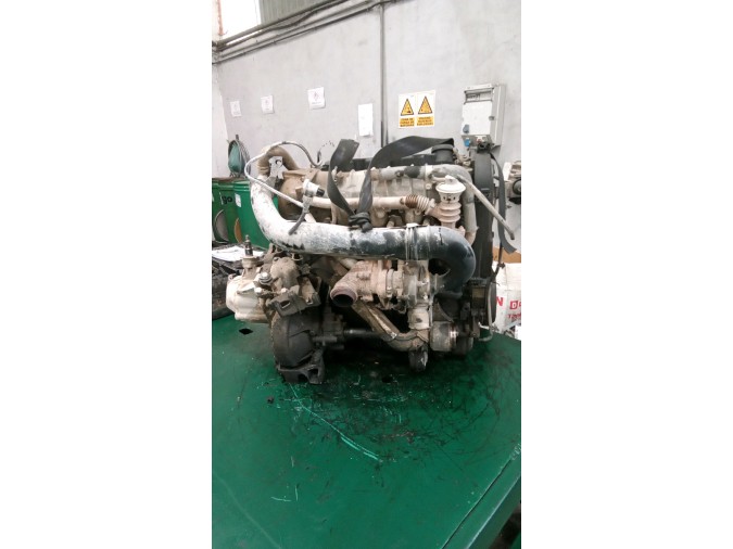 MOTOR CON ACCESORIOS Y CAJA DE CAMBIOS CITROEN XSARA PICASSO 2002