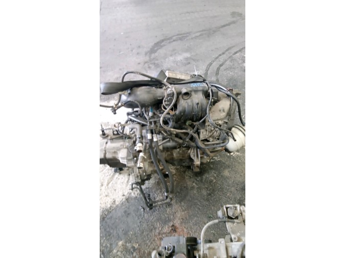 MOTOR CON ACCESORIOS Y CAJA DE CAMBIOS PEUGEOT 206 1999