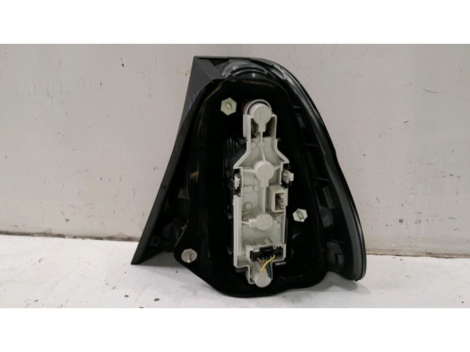 PILOTO TRASERO IZQUIERDO BMW SERIE 3 2003