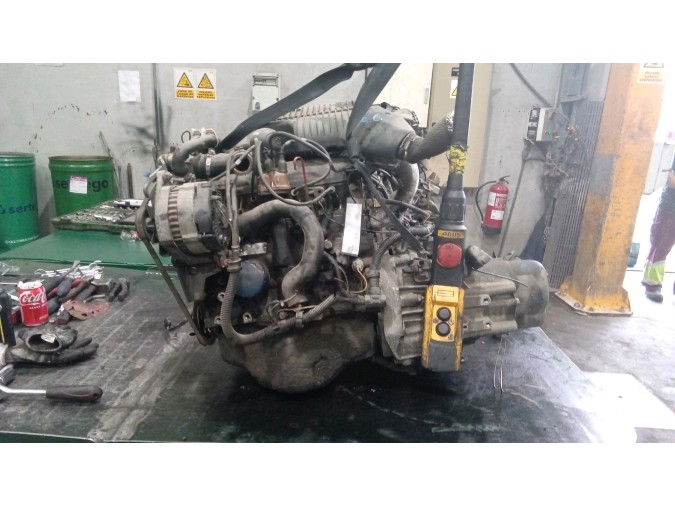 MOTOR CON ACCESORIOS Y CAJA DE CAMBIOS RENAULT CLIO 1995