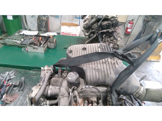 MOTOR CON ACCESORIOS Y CAJA DE CAMBIOS RENAULT CLIO 1995