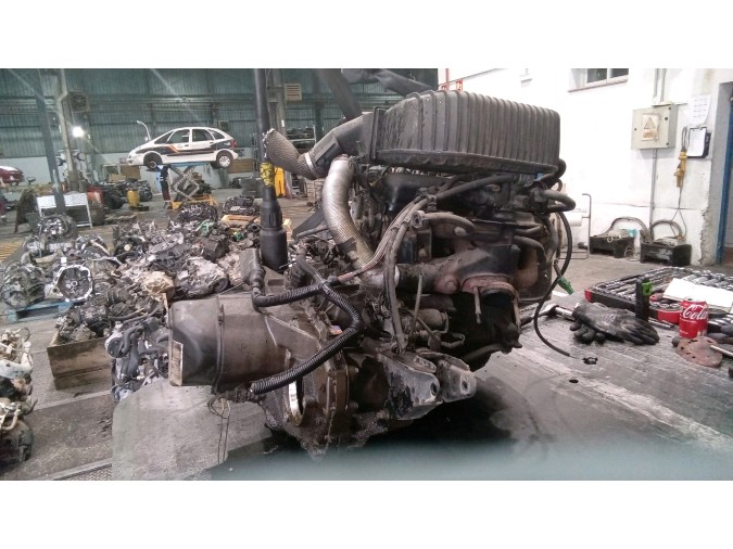 MOTOR CON ACCESORIOS Y CAJA DE CAMBIOS RENAULT CLIO 1995