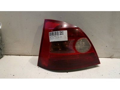 PILOTO TRASERO IZQUIERDO  HONDA CIVIC ROJO / BLANCO 2002